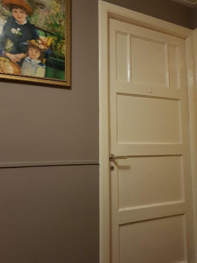 Evy's Place *